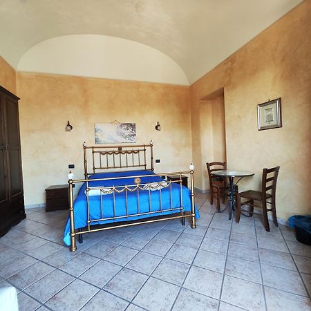 Le Grotte Bed & Breakfast Riposto ภายนอก รูปภาพ