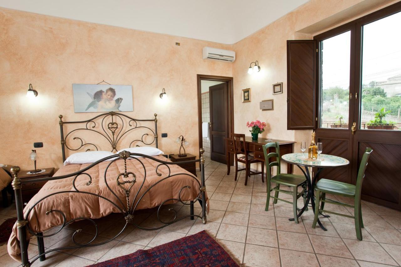 Le Grotte Bed & Breakfast Riposto ภายนอก รูปภาพ