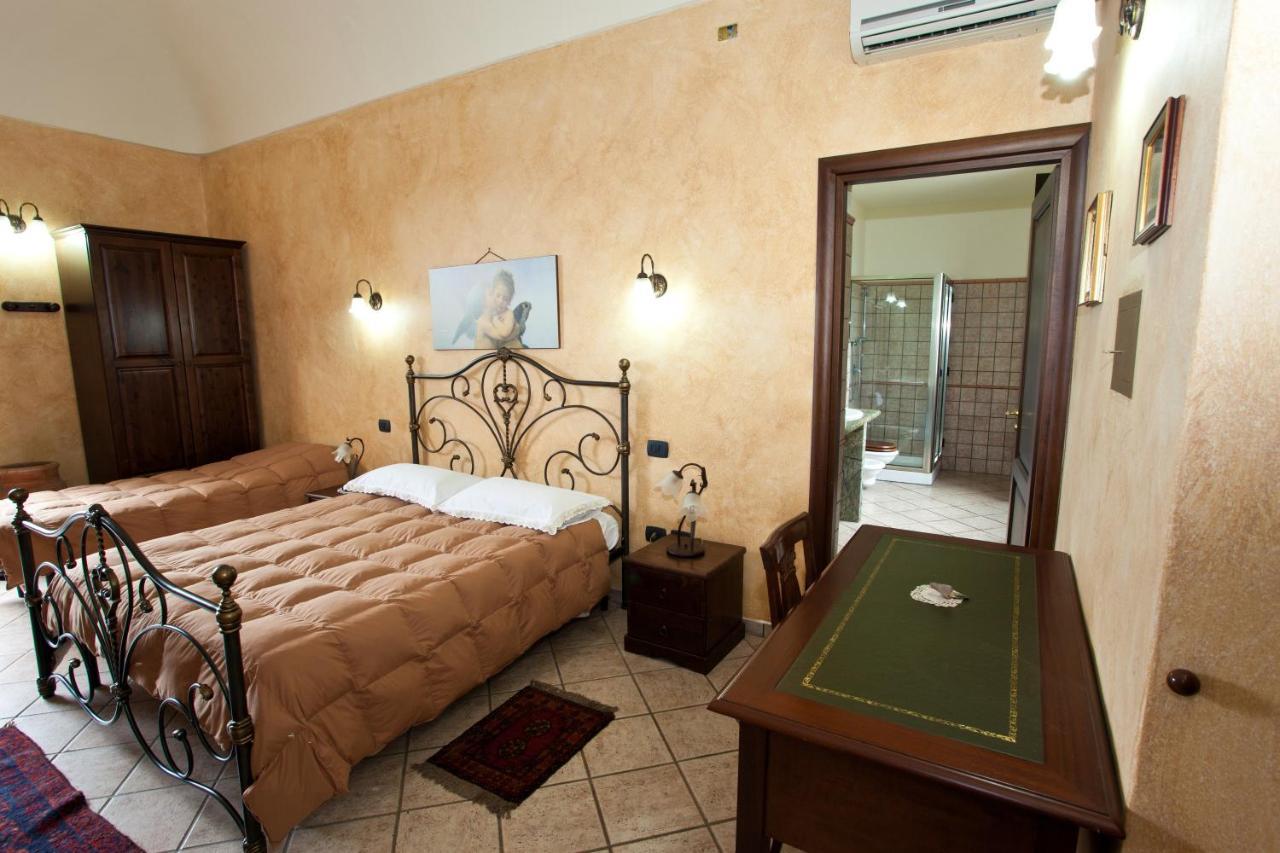 Le Grotte Bed & Breakfast Riposto ภายนอก รูปภาพ