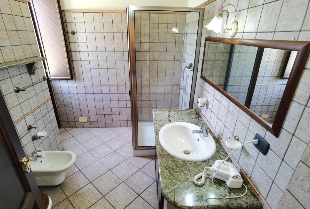 Le Grotte Bed & Breakfast Riposto ภายนอก รูปภาพ