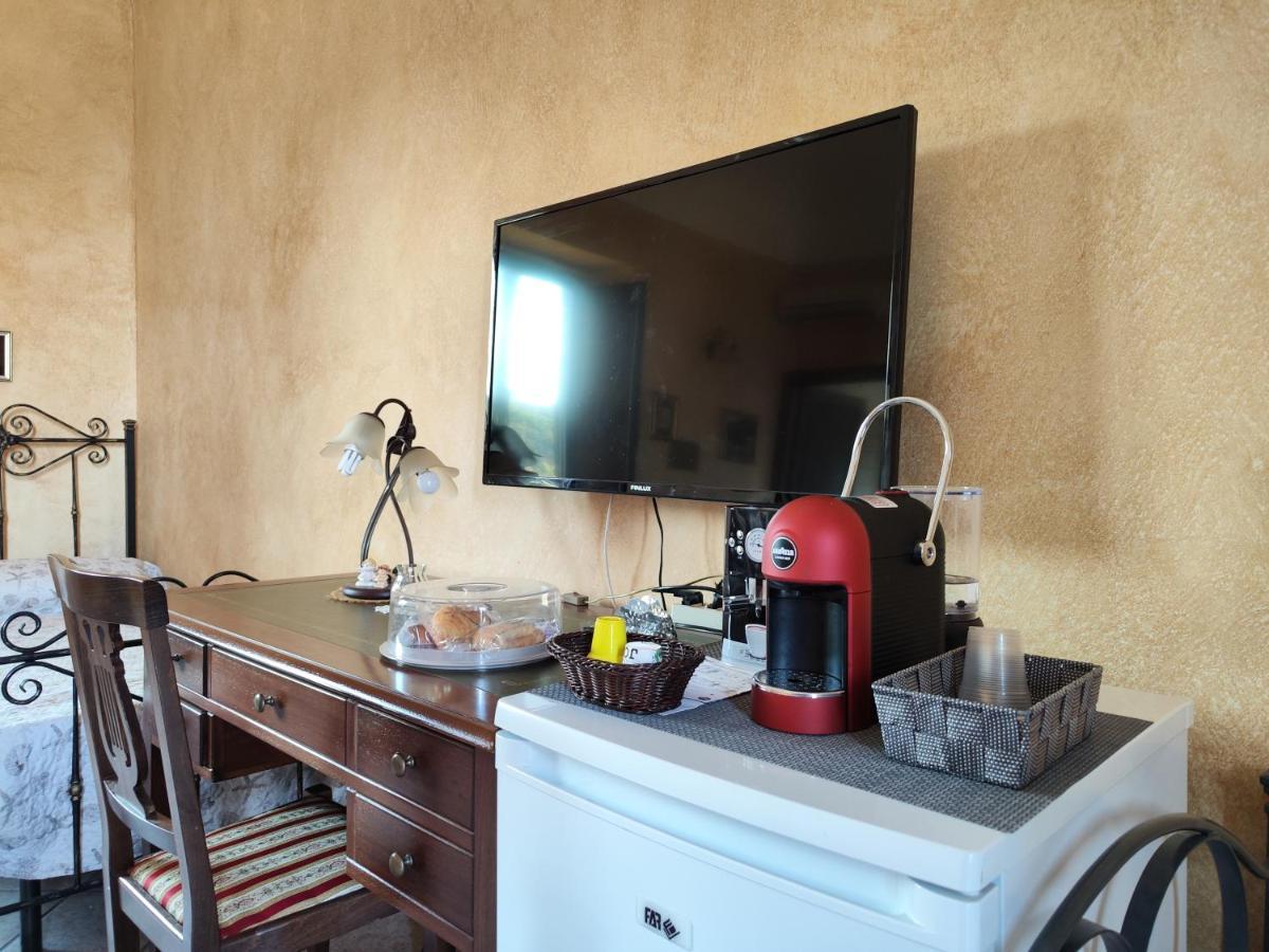 Le Grotte Bed & Breakfast Riposto ภายนอก รูปภาพ